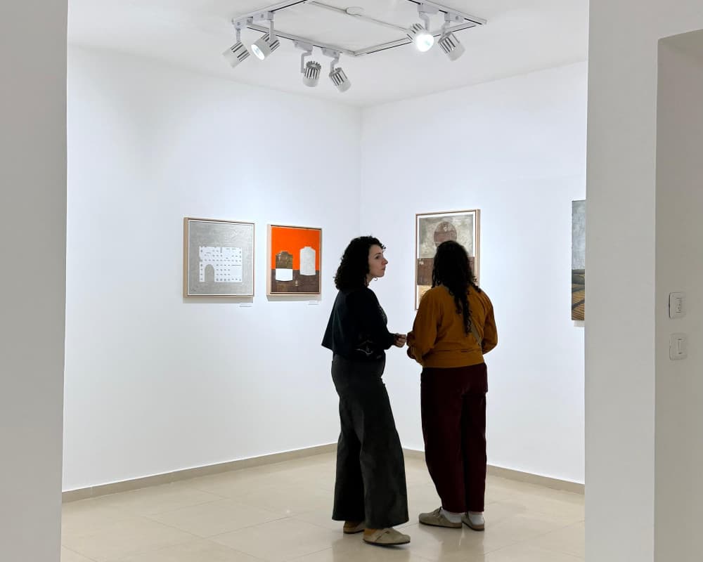 يزن أبو سلامة في عُش هَش في زاوية غاليري احتجاجاً علىحياة أسمنتية