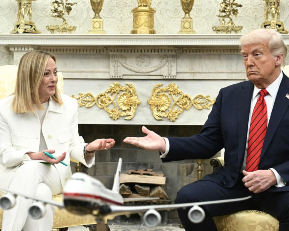 ترامب يهاجم ميلوني بعنف بسبب إيران وإيطاليا تعلق اتفاقية الدفاع مع الاحتلال