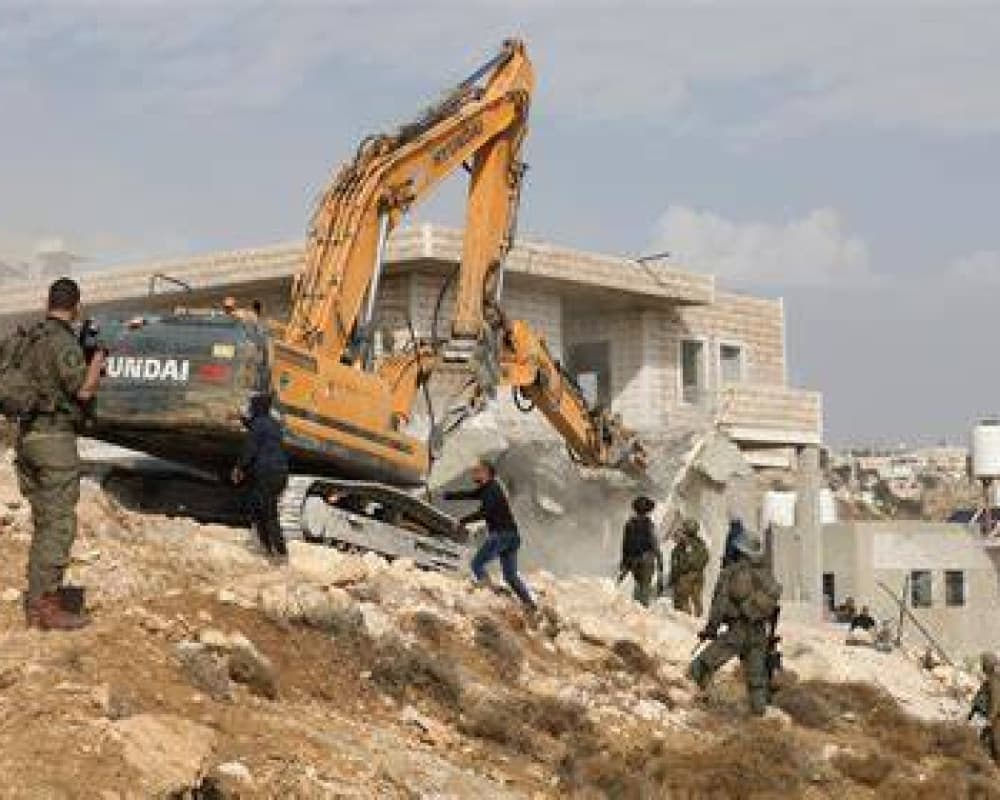 الاحتلال يجرف أراضي في سلوان