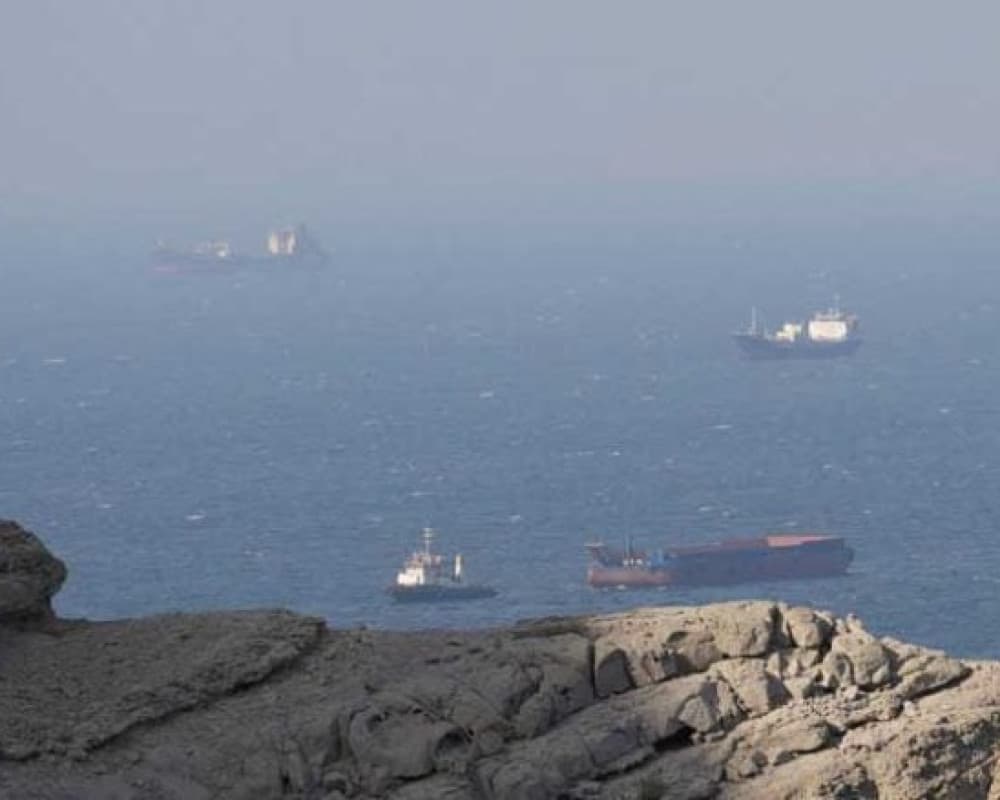 شركة أمنية تحذر من رسائل نصب تعرض على السفن مرورا آمنا عبر مضيق هرمز