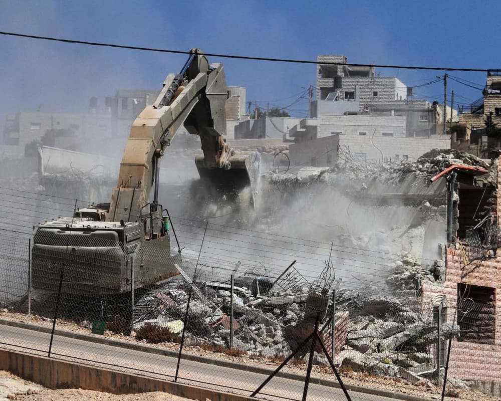 الاحتلال يمهل مواطنا من الخضر جنوب بيت لحم 14 يوما لإخلاء منزله قبل هدمه