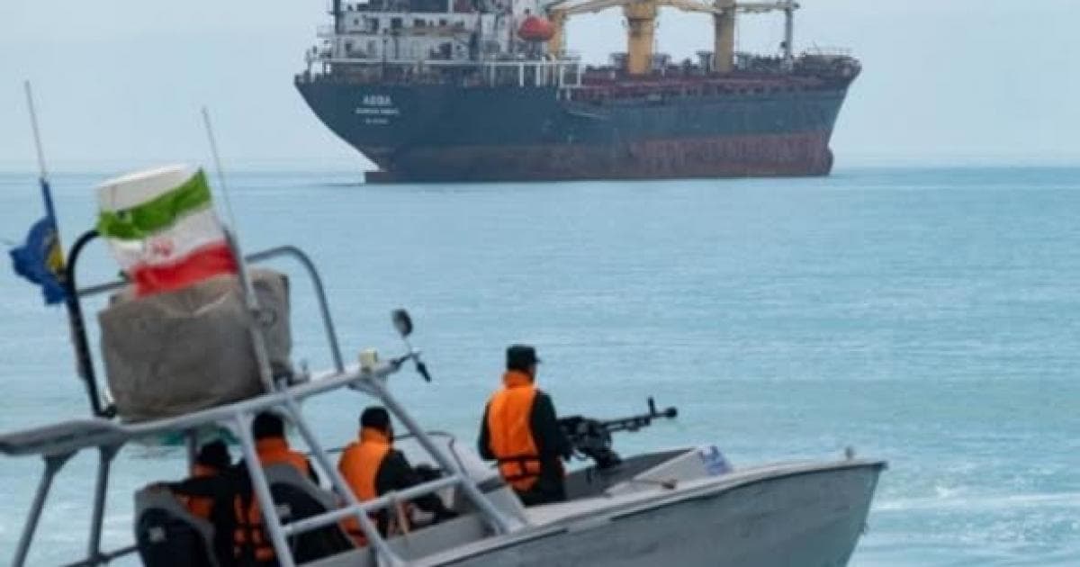 إيران تعيد إغلاق مضيق هرمز