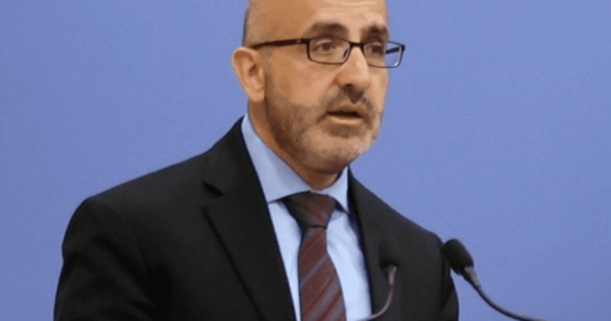 وزير المالية: نواصل تقديم الخدمات الأساسية وجزء من رواتب الموظفين