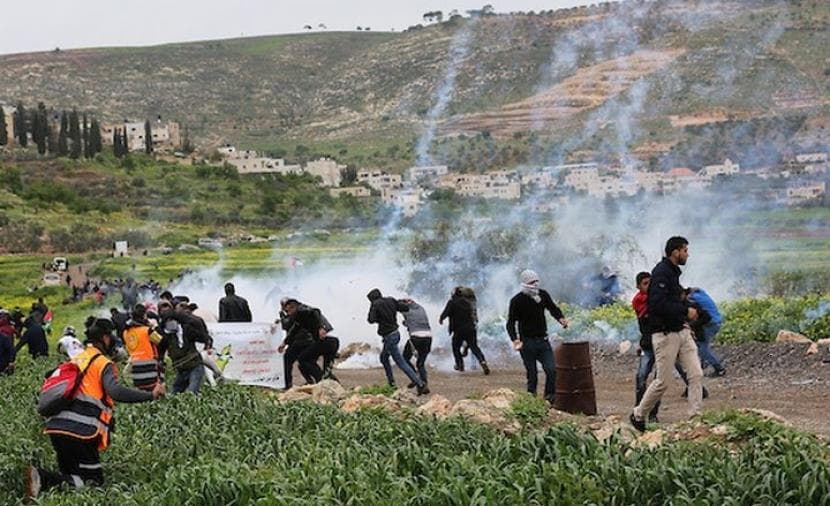 شهيدان ومصابون برصاص المستوطنين في بلدة المغير شرقي رام الله