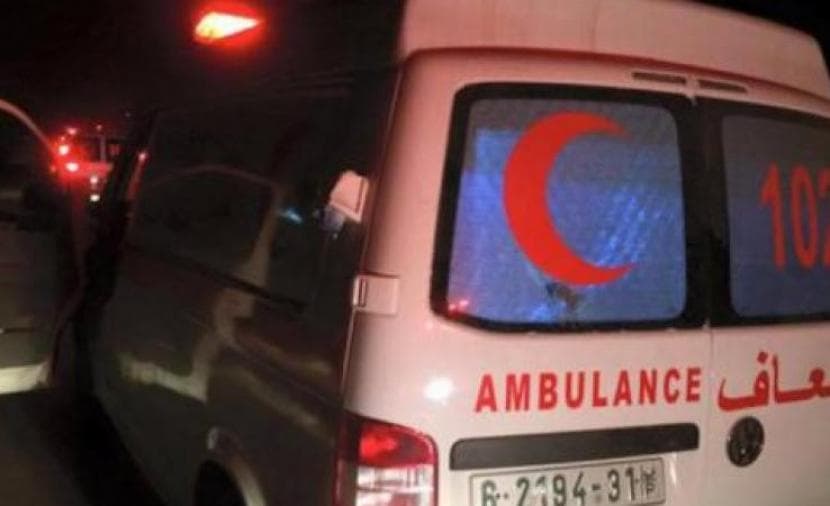 مستوطنون يهاجمون سيارة إسعاف ويحطمون زجاجها في نابلس