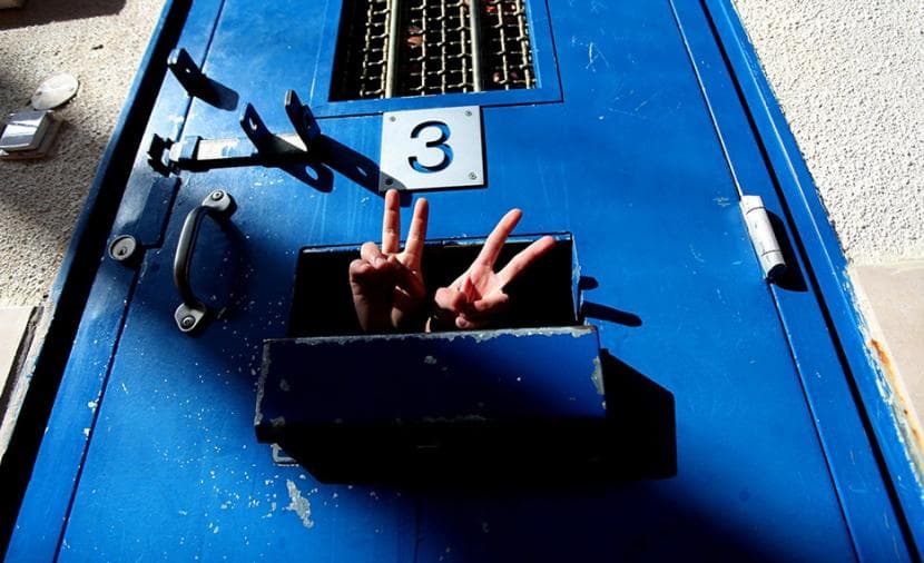 "الديمقراطية": حرية أسرانا جزء لا يتجزأ من مشروعنا الوطني وأولوية نضالية لا تتقدم عليها واجبات