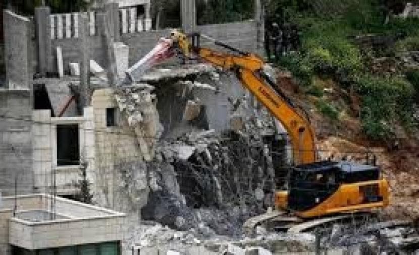 الاحتلال يجبر مقدسيين على هدم منزليهما ذاتيًا