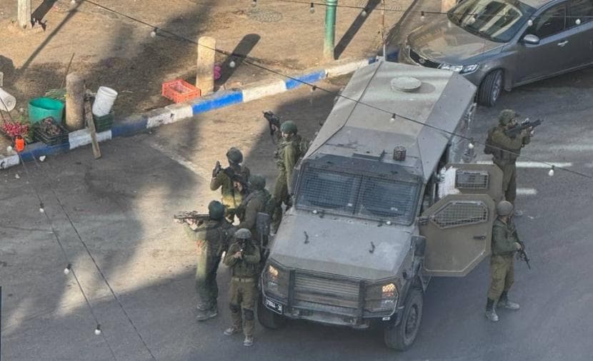 الاحتلال يقتحم مدينة نابلس ويعتقل مواطنا