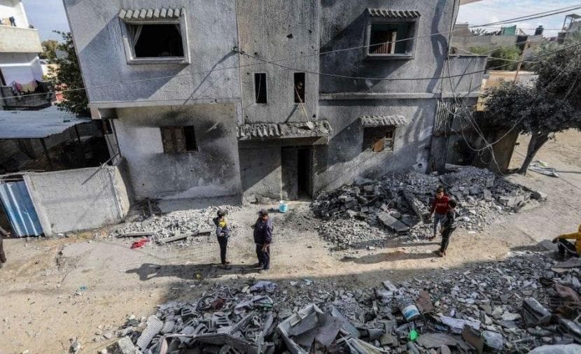 انتشال لبناني وسط استمرار عمليات البحث عن جثامين تحت الأنقاض