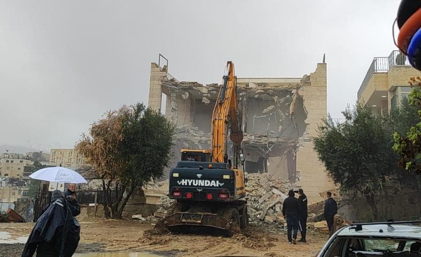 الاحتلال يقرر هدم منزل ببيت لحم ويُمهل صاحبه 14 يومًا لإخلائه