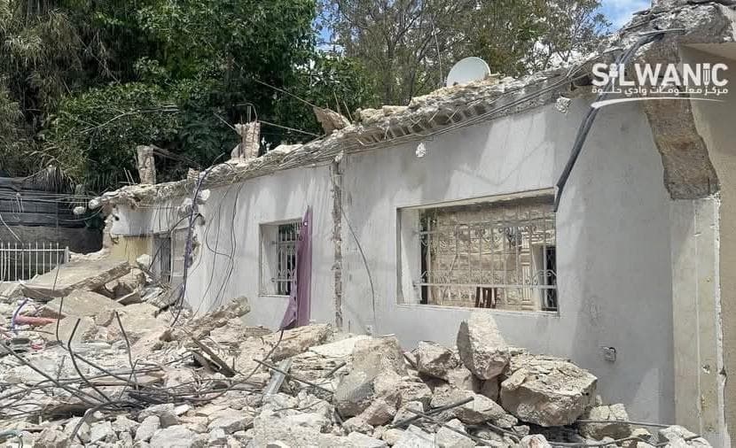 الاحتلال يُجبر مقدسيًا على هدم شقتين في سلوان