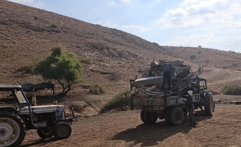 مستوطنون يحتجزون شاحنة في الأغوار الشمالية