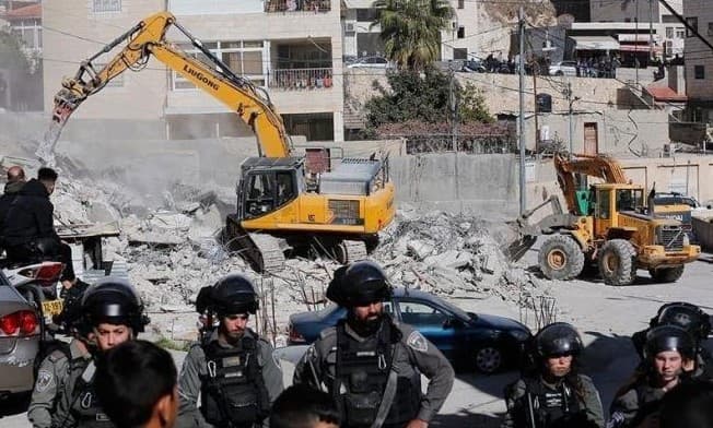 سلطات الاحتلال تهدم منزلا في ترقوميا