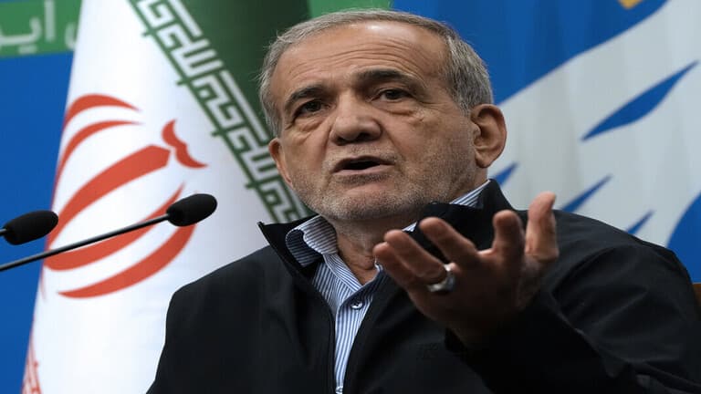 الرئيس الإيراني: لا نريد توسيع الحرب أو مهاجمة أي دولة ولا يحق لترامب حرماننا من حقوقنا النووية