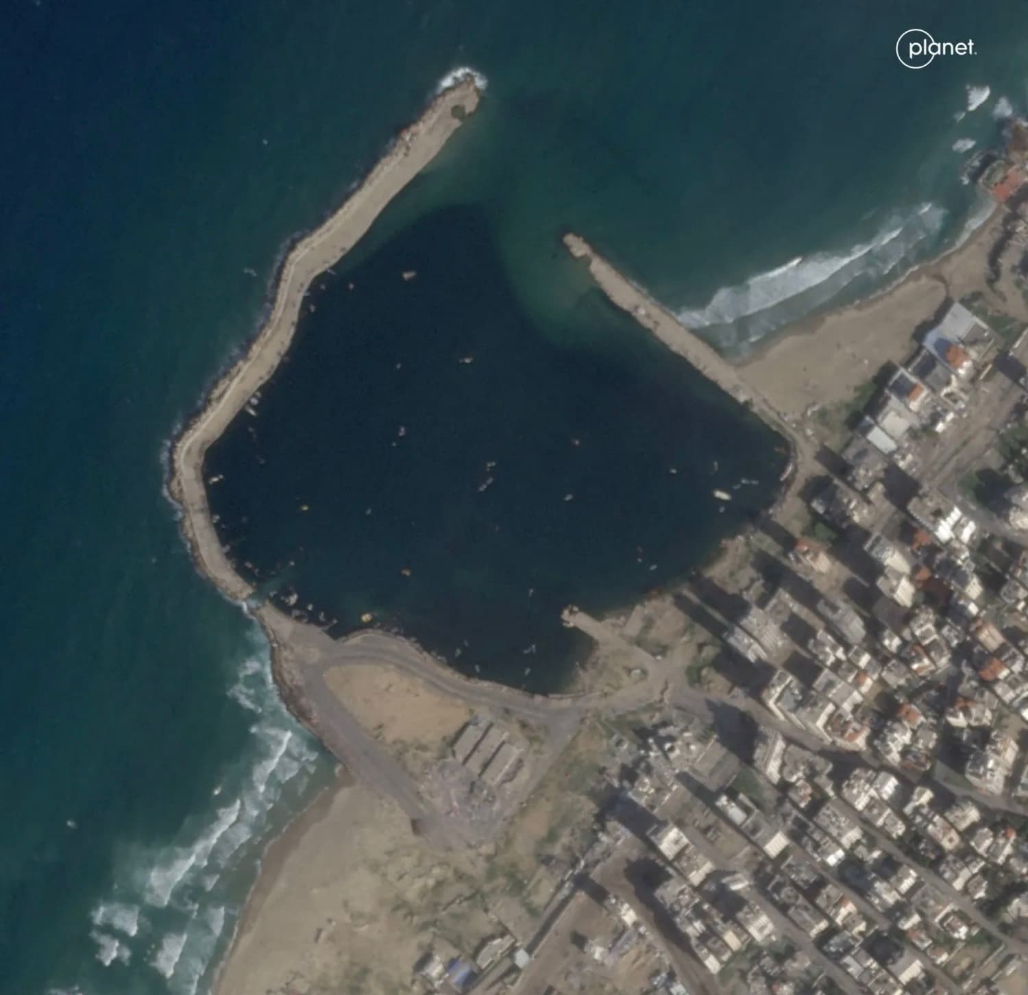 صحيفة : مجلس السلام بحث مع شركة إماراتية ‌إنشاء ⁠ميناء جديد في غزة