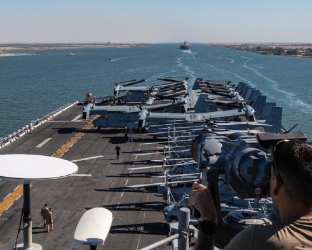 حصار بحري على إيران: واشنطن تسيطر على خليج عُمان وبحر العرب وتوجه تحذيرا للسفن