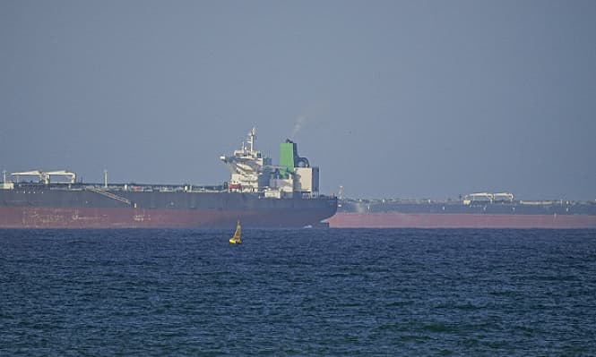 أميركا تعلن وقفا كاملا للتجارة البحرية مع إيران